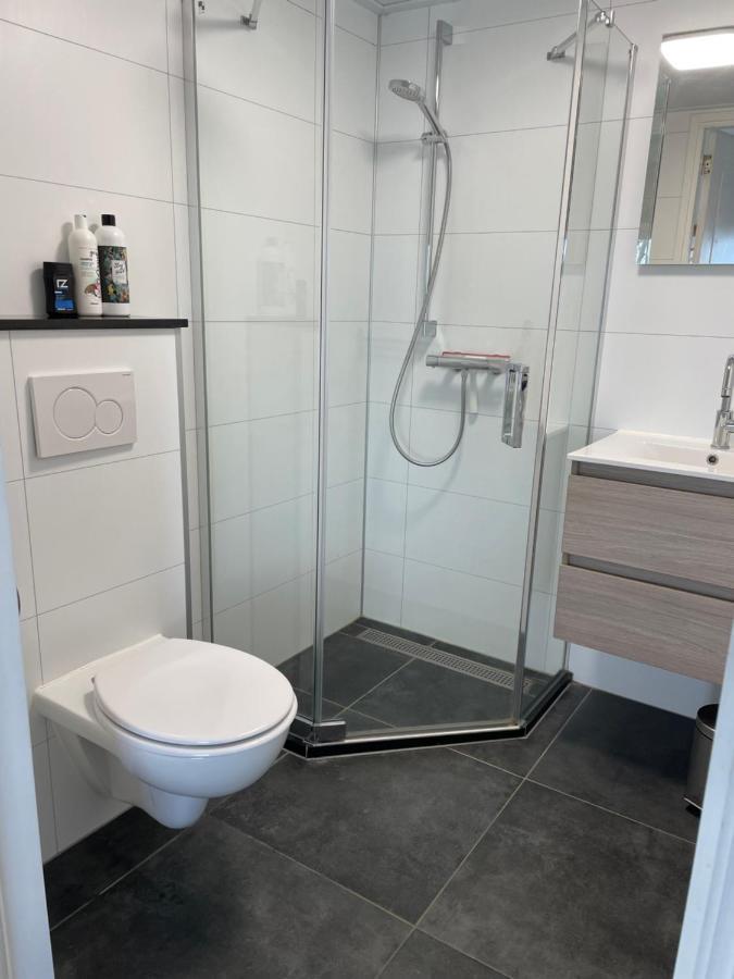 Mooi Vakantiehuis Prachtig Gelegen Aan Het Water Rijpwetering Екстериор снимка